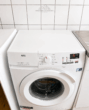Waschmaschine - Gemütliche Stadtwohnung mit Holzdielen und Badewanne im beliebten Pelikanviertel