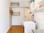 Küche - Gemütliche Stadtwohnung mit Holzdielen und Badewanne im beliebten Pelikanviertel